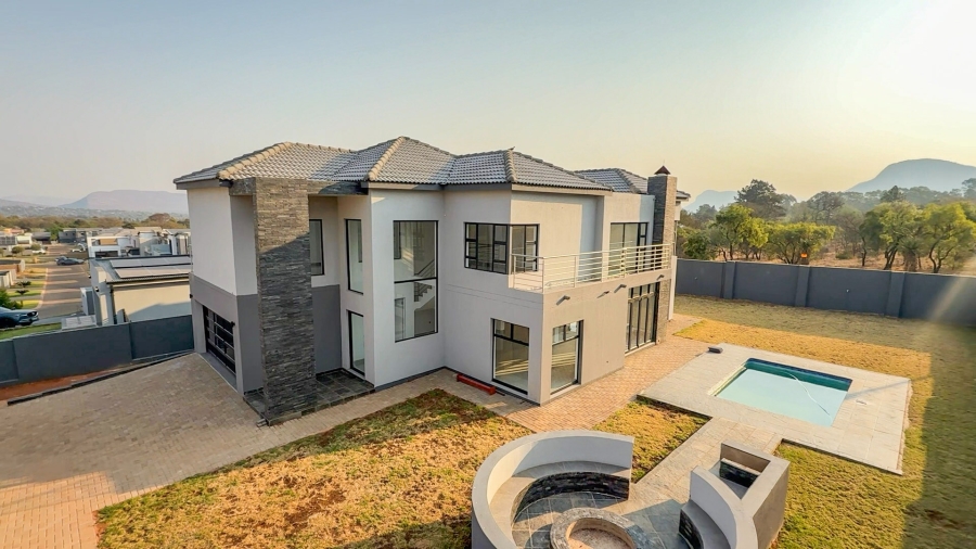 To Let 5 Bedroom Property for Rent in Melodie North West